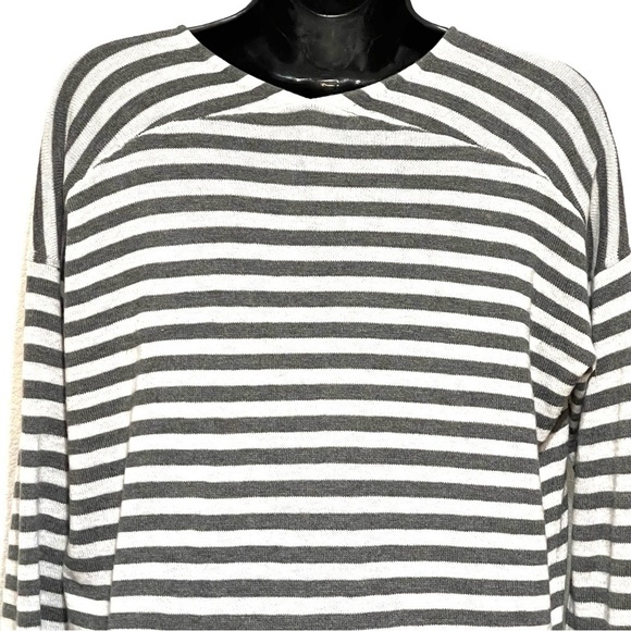 LOFT Woman Grey White Stripe V Neck Top Sweater Size XS - Picture 5 of 13